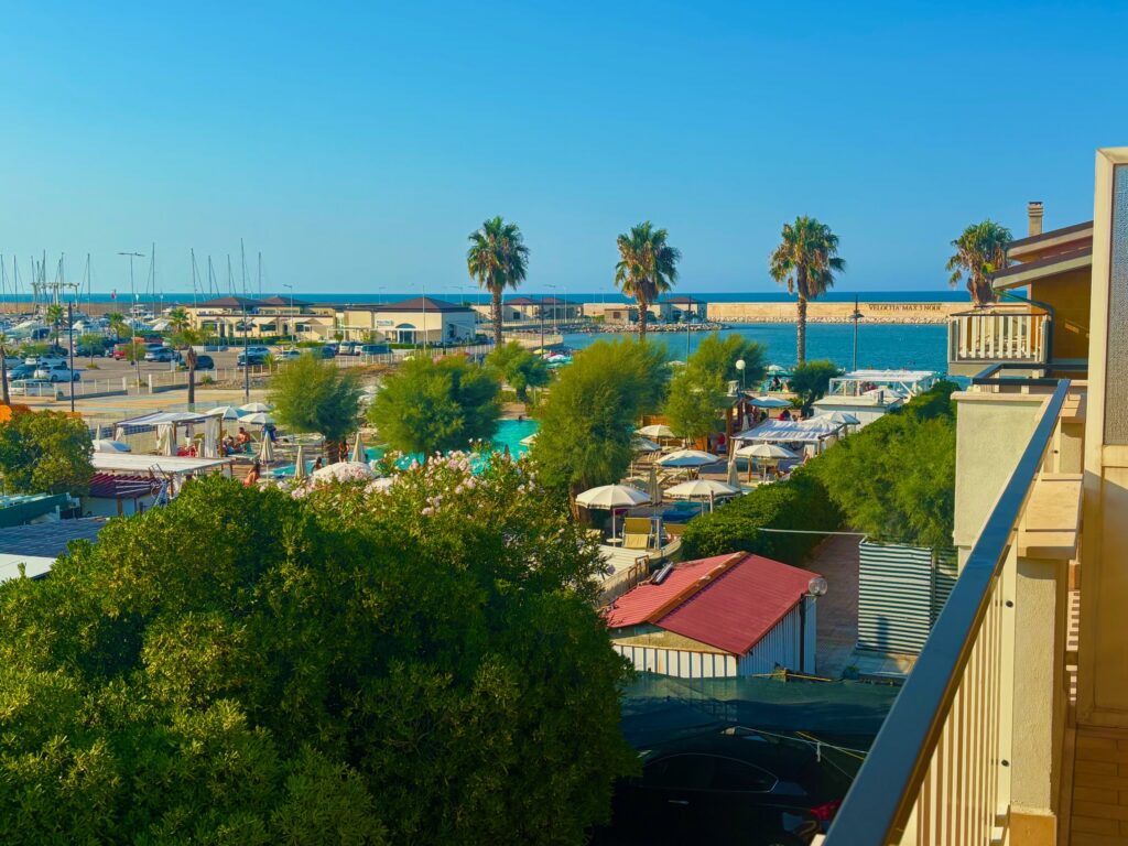 Vendesi Appartamento vista mare Porto Marina SVEVA località Costaverde Montenero